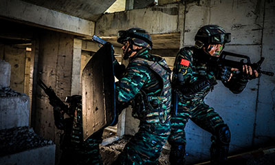 实装实爆!南部战区空军某部组织 战场综合防护演练。